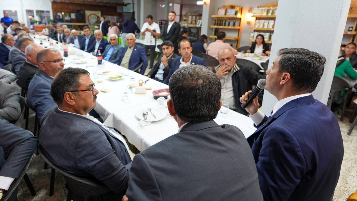 Başkan Zeyrek Köprübaşı’nda muhtarlarla buluştu