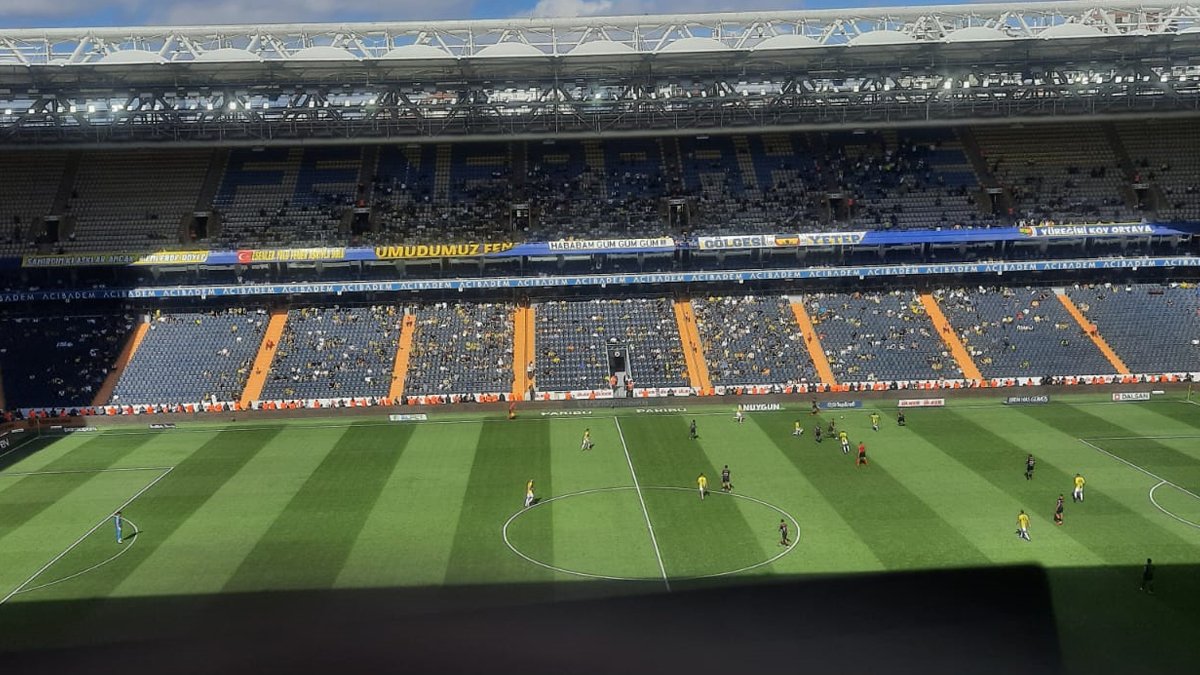 Fenerbahçe taraftarından Ali Koç yönetimine protesto