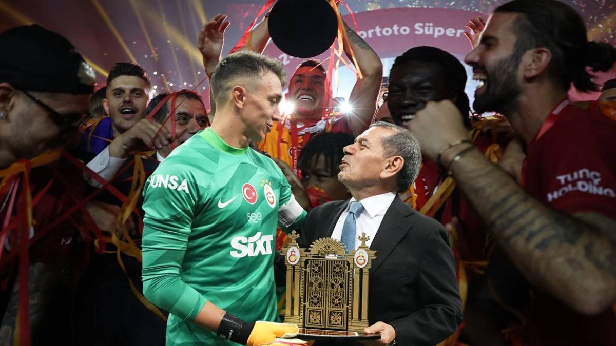 Galatasaray'da Muslera ile yeni sözleşme sürprizi! Başkan Dursun Özbek'ten efsane kaptana büyük jest