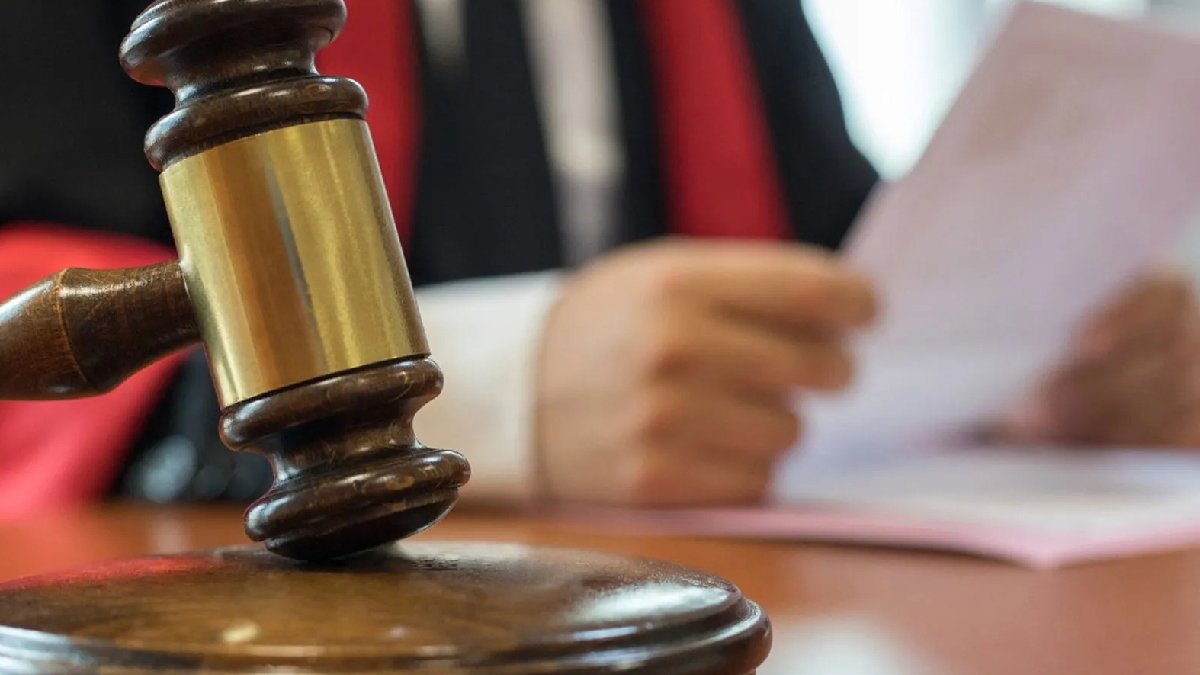 Adliyede zabıt katibi skandalı: Savcı adına karar verip şüphelileri kurtardı