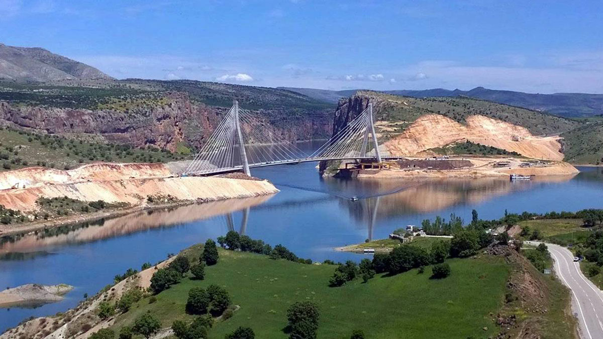 Doğu'nun boğaz köprüsünden akıl almaz tasarruf: 3,3 milyar TL! Bölgeye nefes aldıran dev proje