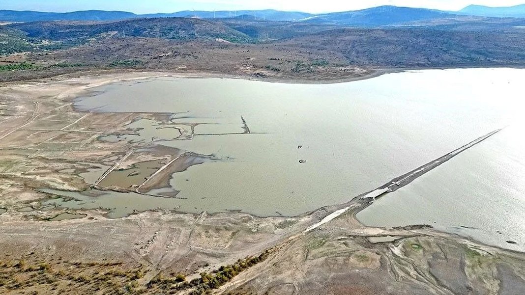 Çeşme'de su alarmı: Baraj doluluk oranı yüzde 13’e düştü