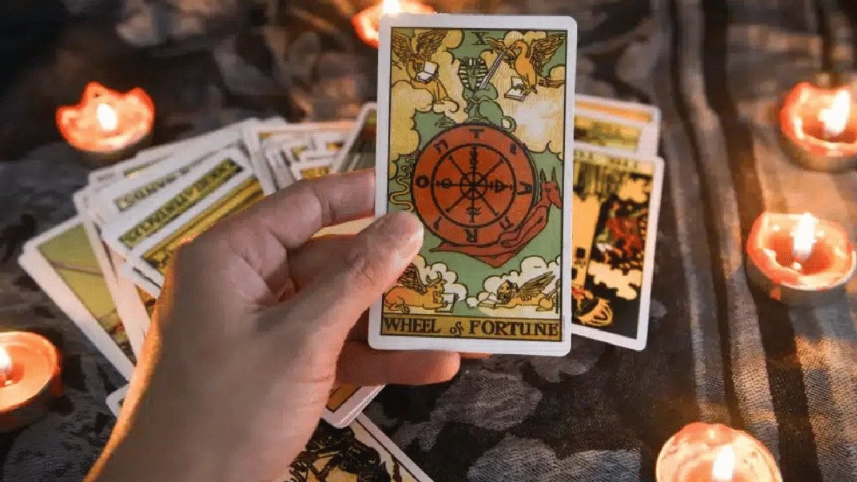 Tarot falı bakan medyuma 863 bin lira para cezası