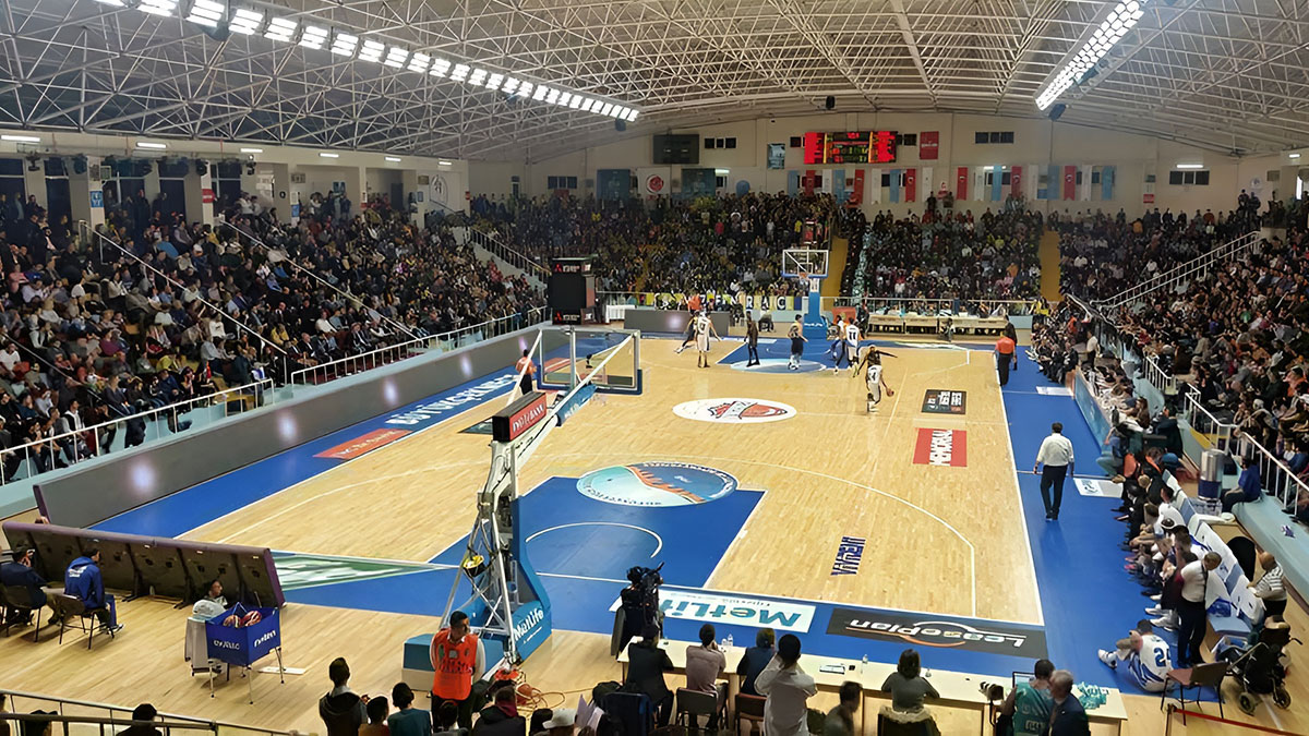 Sıra dışı bir sezon: Boş salona bakıp ağladık! Maddi sıkıntıya rağmen zirveye oynadılar