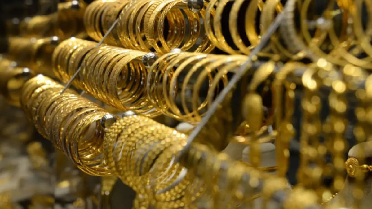 Piyasalarda güvenli liman arayışı: Altın yeni hedefe koşuyor