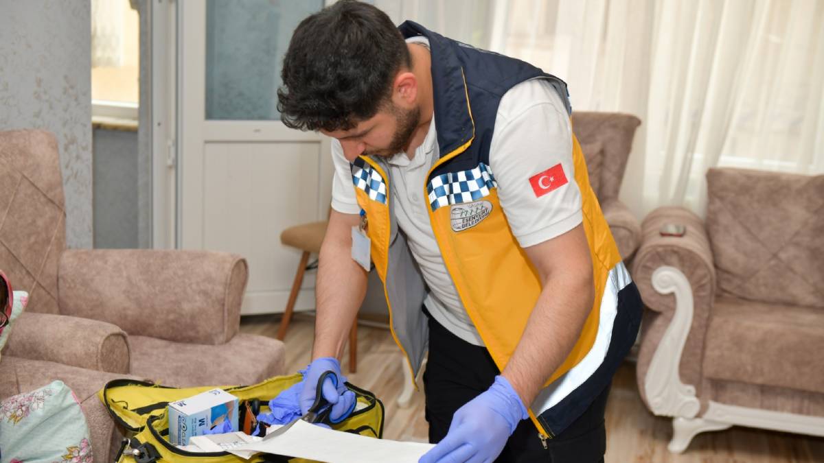 Belediye, evde sağlık hizmeti ile 7/24 görev başında...Sağlık ekipleri, ihtiyaç duyulan her an destek sağlıyor!