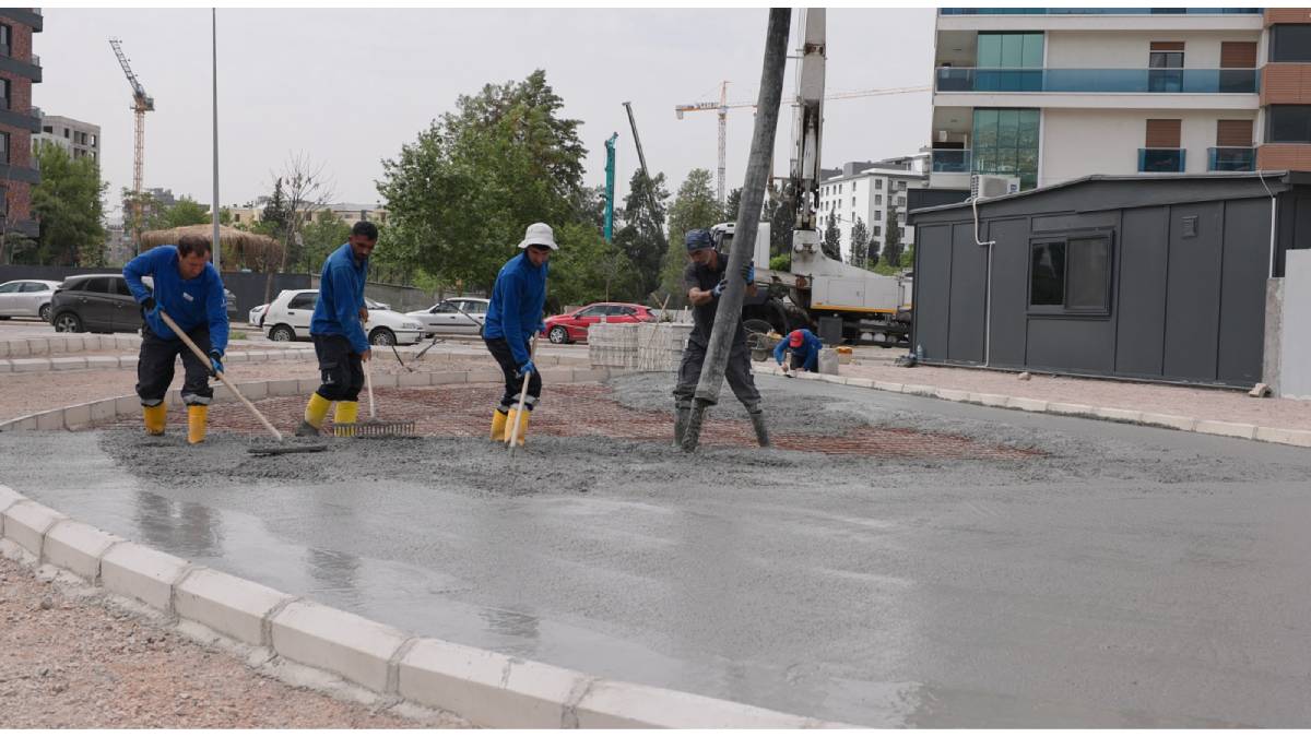 Bayraklı’ya 7 yeni park