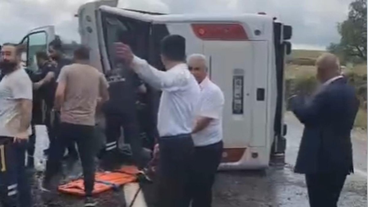 Yozgat’ta yolcu otobüsü devrildi: 3 ölü, 19 yaralı