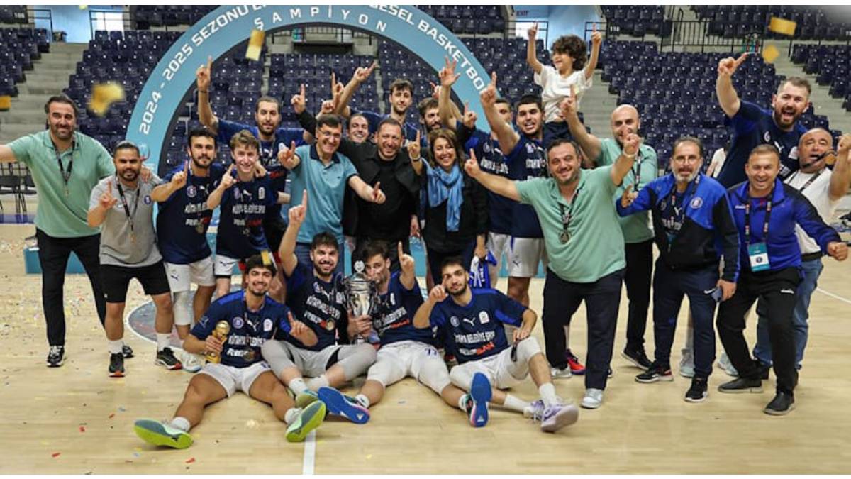 Kütahya Belediyespor, şampiyon olarak Türkiye Basketbol 2. Ligi’ne yükseldi