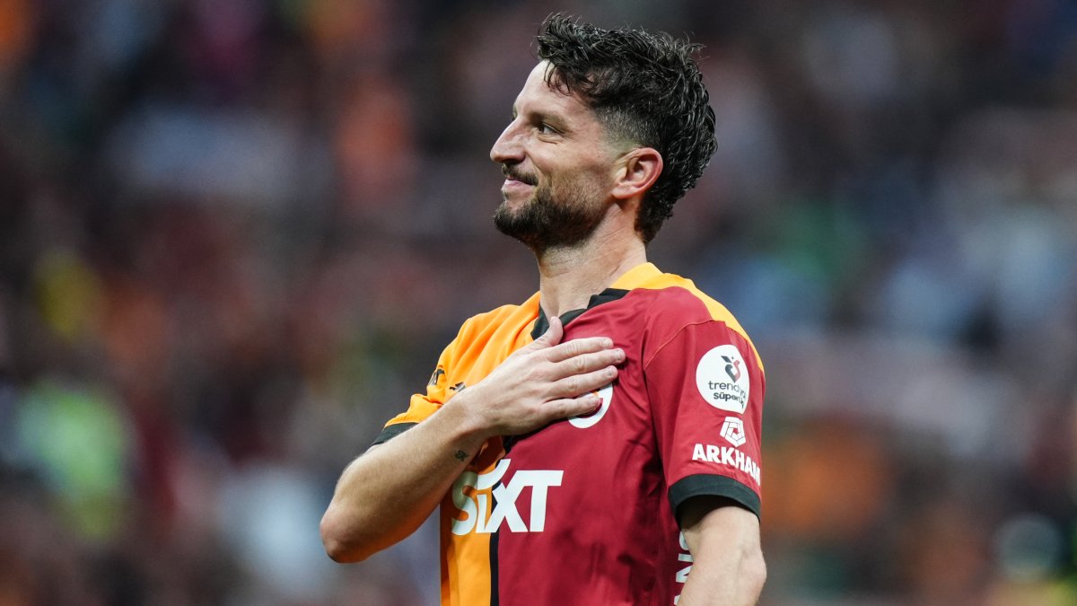 Galatasaray'ın yıldızı Mertens, İstanbul'a veda etti