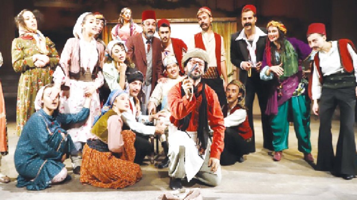 Perde ve sahnede seyirci baharı