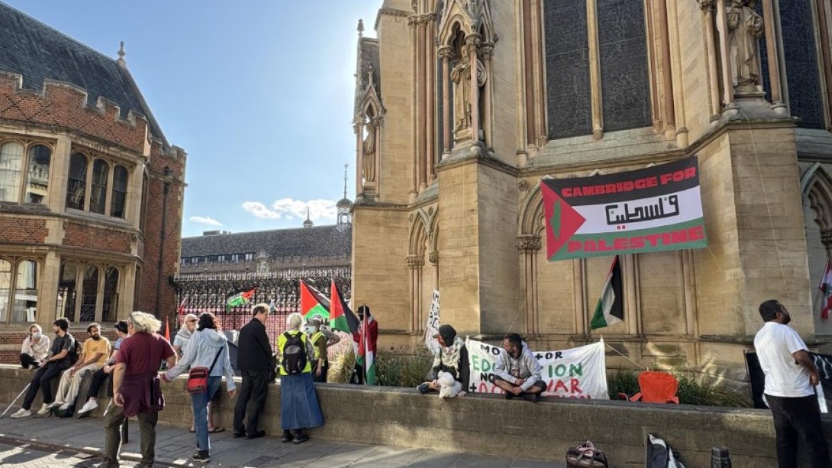 İngiltere'de İsrail protestosu: Öğrencilerden yatırım ilişkilerine son verin çağrısı