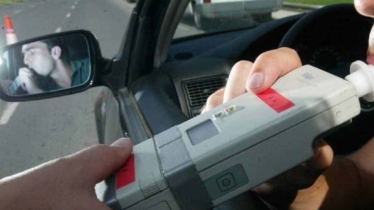 AYM'den alkolmetre kararı: Üflemeyene 5 bin lira ceza, ehliyetine 2 yıl el koyma