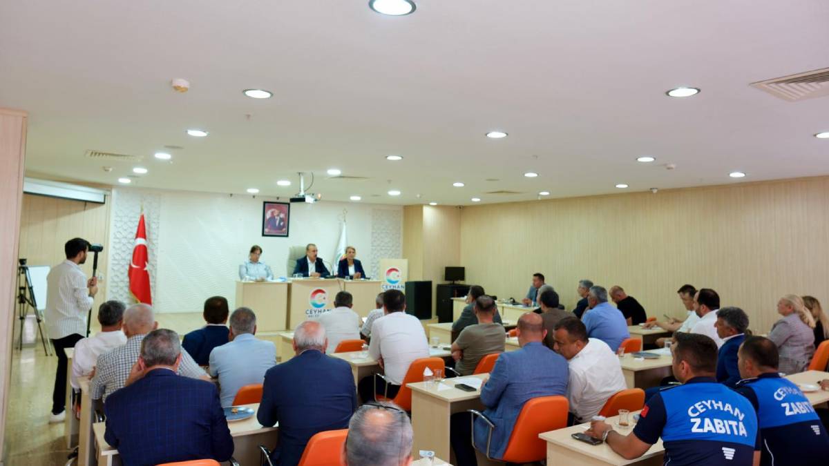 Ceyhan Belediye Meclisi’nden Başkan Kadir Aydar’a destek mesajı