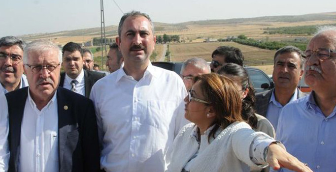 Abdulhamit Gül bayramı Cerablus'ta geçireceklerini söyledi