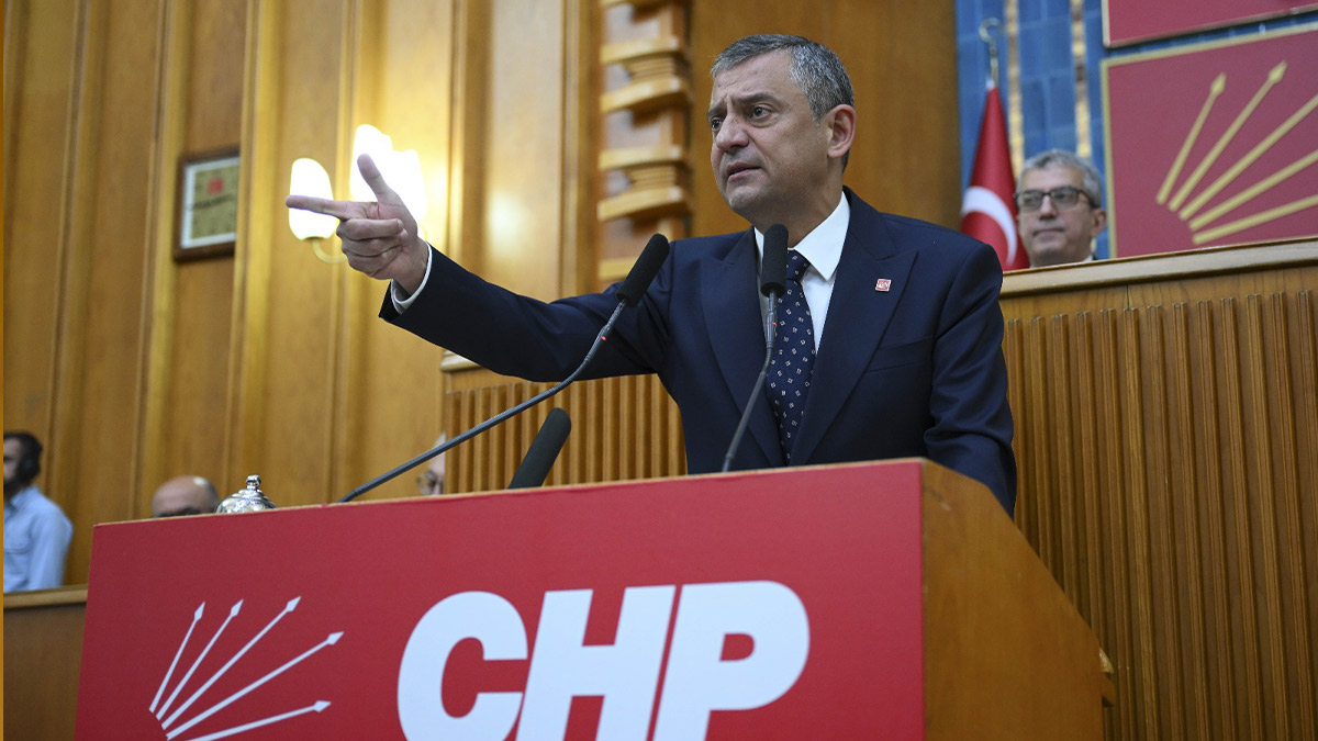 Özel'den 'CHP'ye kayyum atanacak' resti... Seçim olmadan gelecek adamın 2 milyon üyemiz alnını karışlar