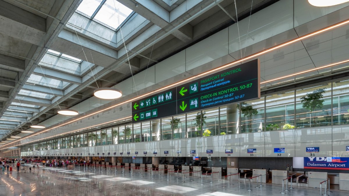 Dalaman Havalimanı’nda çatlak: Uçuşlar geçici olarak durduruldu