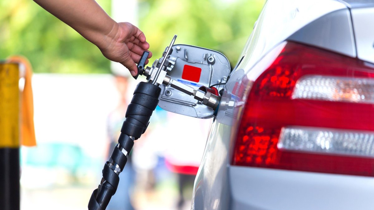 Akaryakıtta tabela değişti: Motorin ve otogaza indirim geliyor