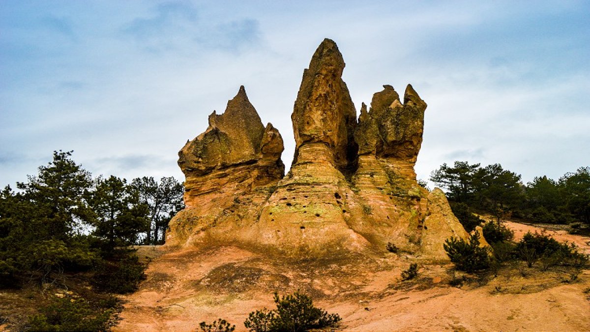 Yolunuz o illere düşerse uğramadan dönmeyin! Burası Kapadokya değil! Kapadokya kadar etkileyici ama çok daha sessiz…