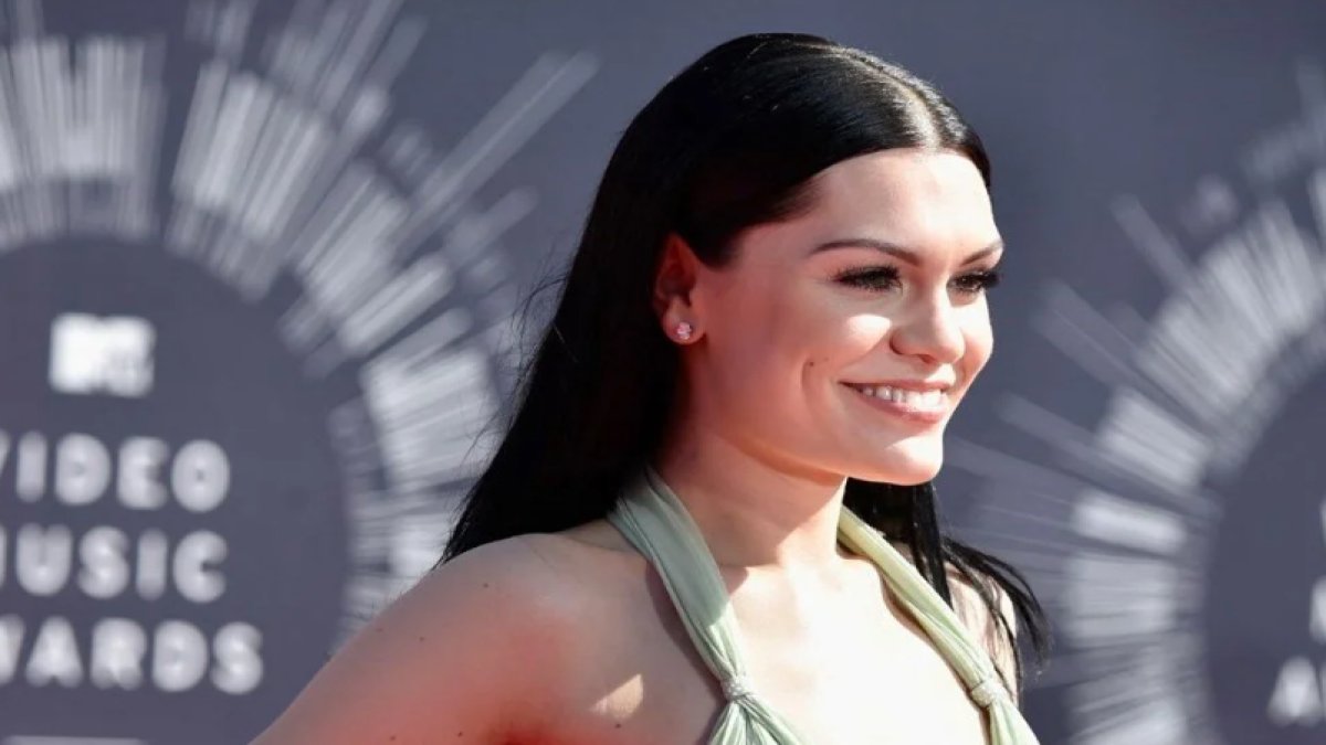 İngiliz şarkıcı Jessie J kansere yakalandı