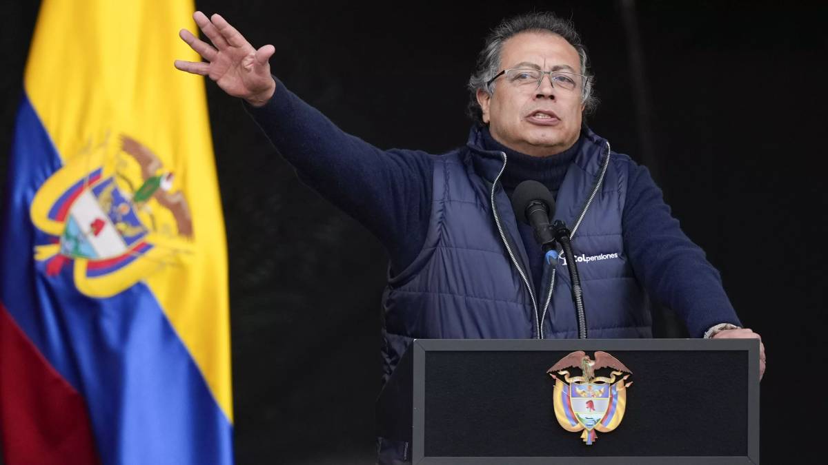 Kolombiya’da çalışma reformu: Senato reddetti, Petro halk oylamasına gidiyor