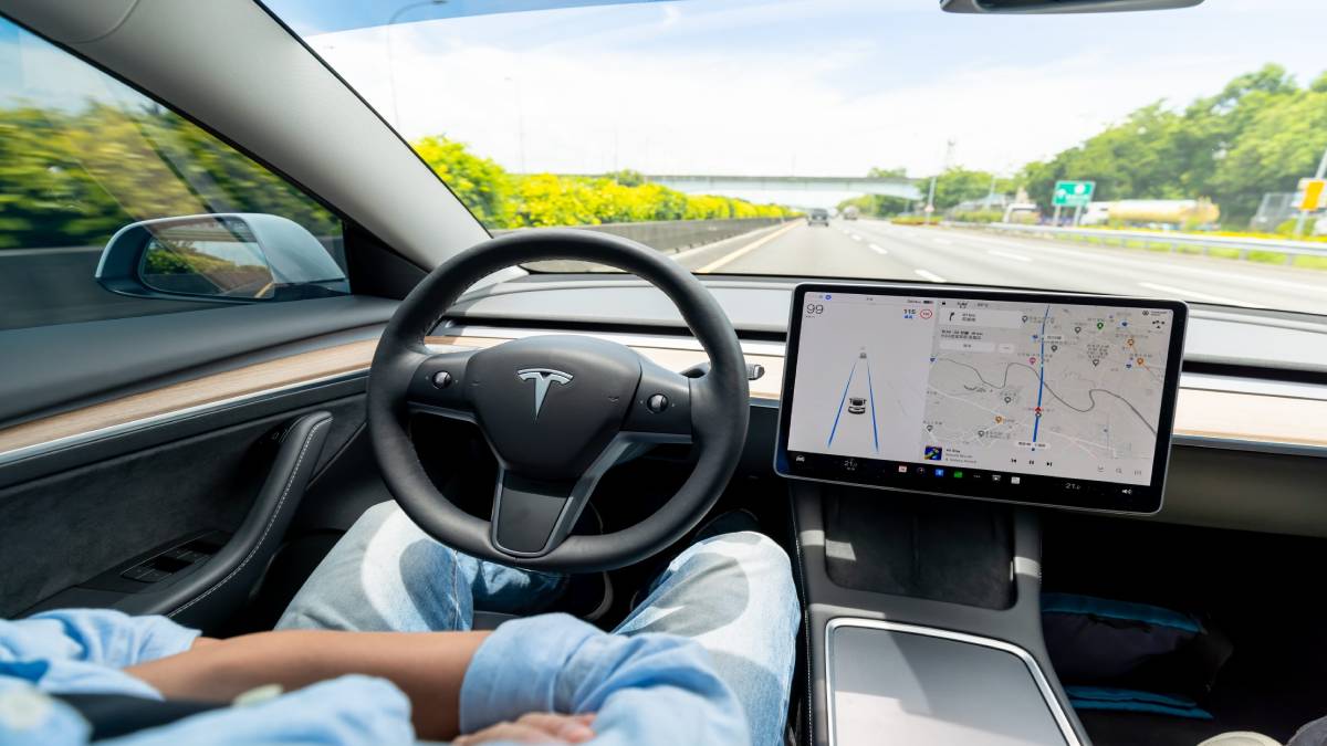 Modifiyede son nokta: Tesla'nın 400 Bin TL'lik tam otonom sürüşünü "bedavaya" getirdi