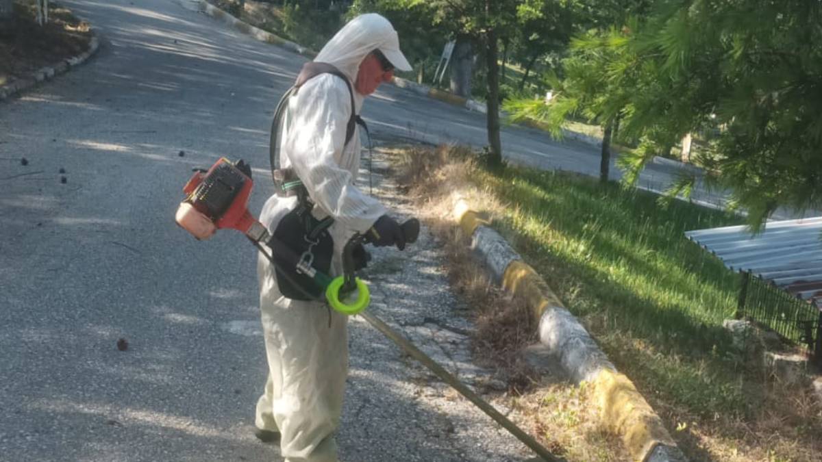 Bozüyük İlçe Mezarlığı’nda kurban bayramı hazırlıkları