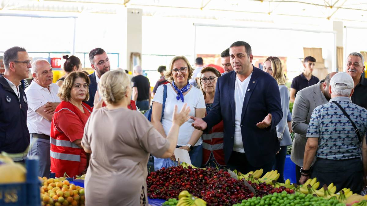 Başkan Erman Uzun’dan bayram öncesi pazaryeri ziyareti