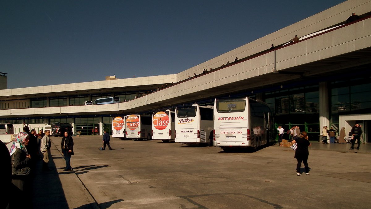 Bayram tedbiri: Otobüslerde 3 bin 'gizli yolcu' polis