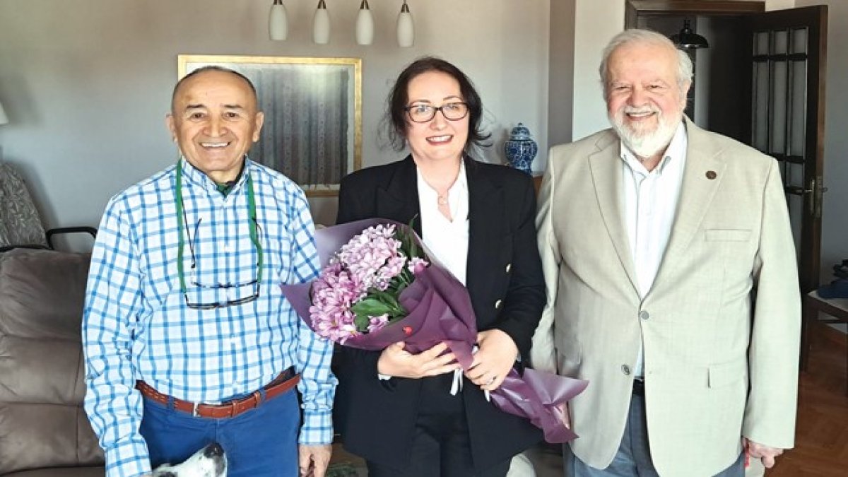 Ödüllü ‘bilinmeze doğru’ romanının yazarı Hülya Başarangil Demir Karar’a konuştu: Bu hikâyede kazanan ‘vatan aşkı’