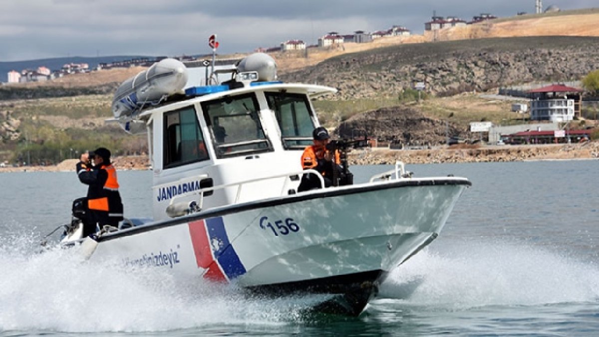 Van’da nöbet sezonu açıldı! Gece gündüz başında bekliyorlar, kimse elini süremeyecek