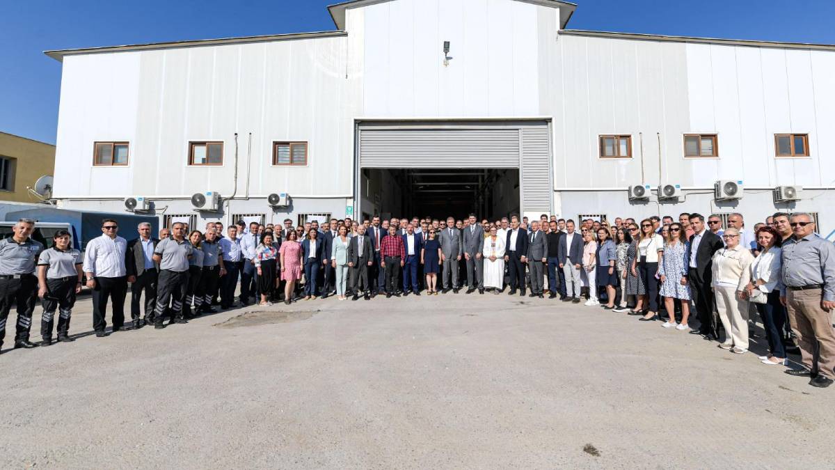 Başkan Tugay Kurban Bayramı öncesi İZSU çalışanları ile buluştu