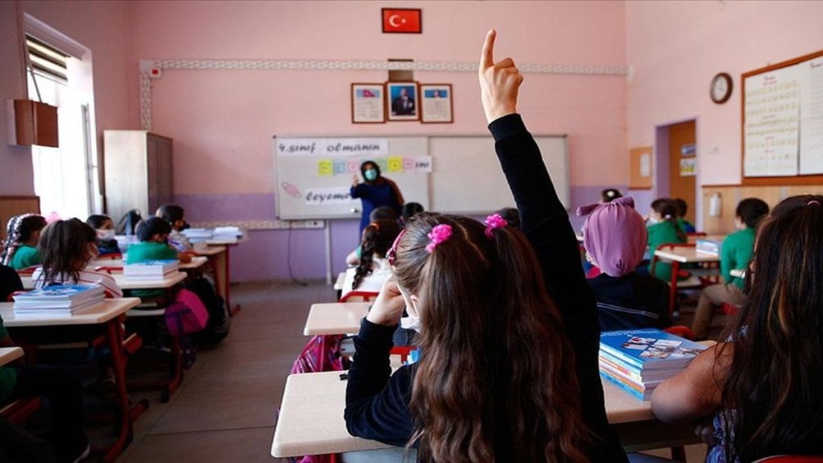 MEB'den 'kayıt parası' açıklaması: Öğrenciler okula otomatik kayıt edilir