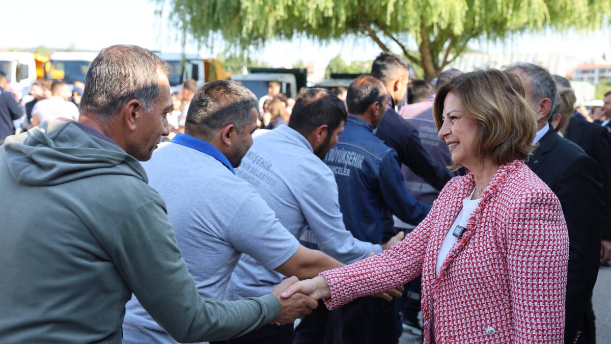 Başkan Ayşe Ünlüce personelle bayramlaştı