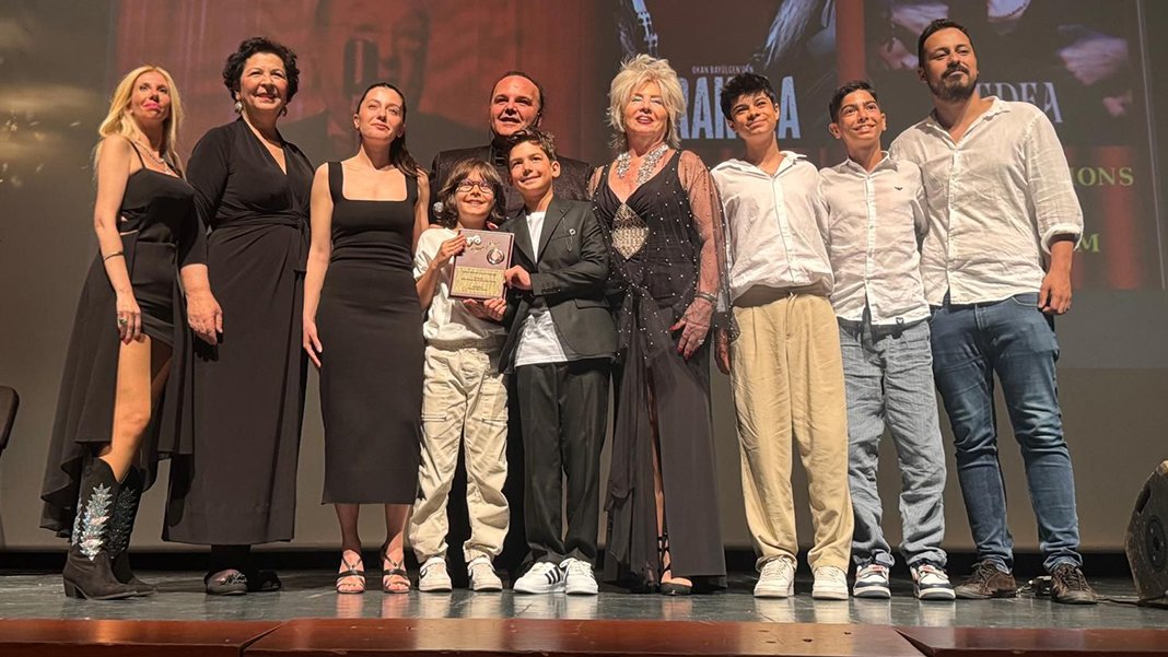 Tiyatroda sezon Üstün Akmen Ödülleri ile kapandı