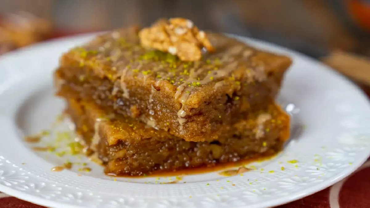 Cevizin şerbetle buluştuğu lezzet: Nevzine tatlısı tarifi