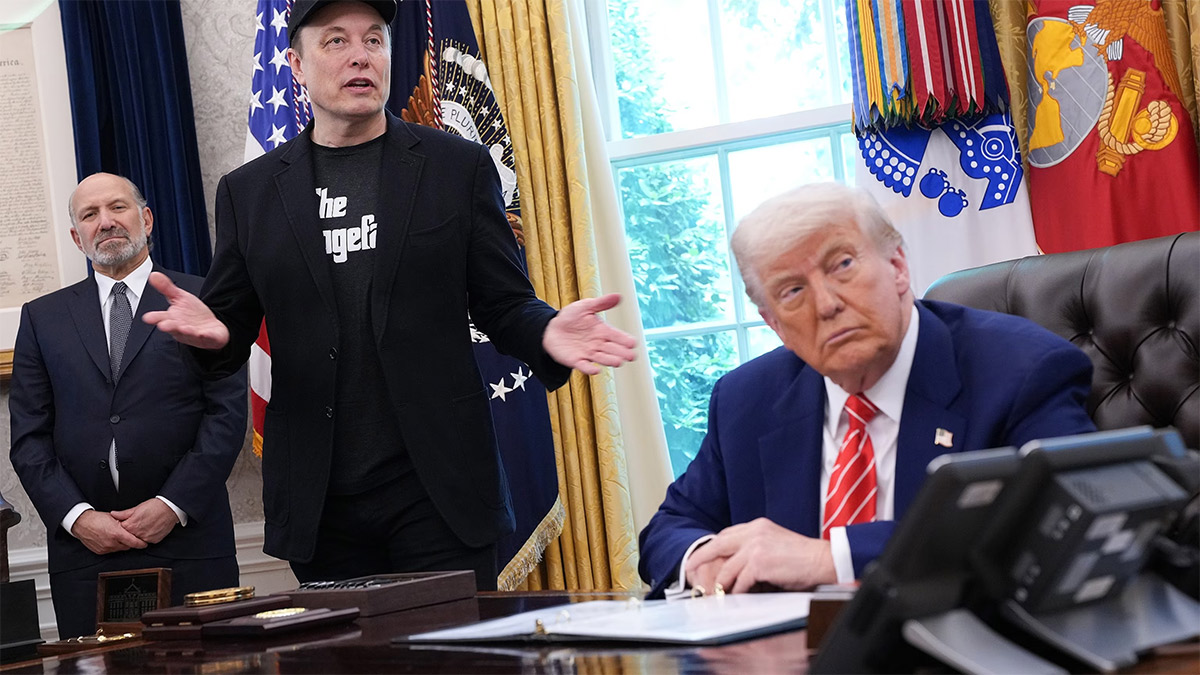 Musk'tan ABD Başkanı ile ilgili bomba iddia: Epstein dosyasında Trump da var