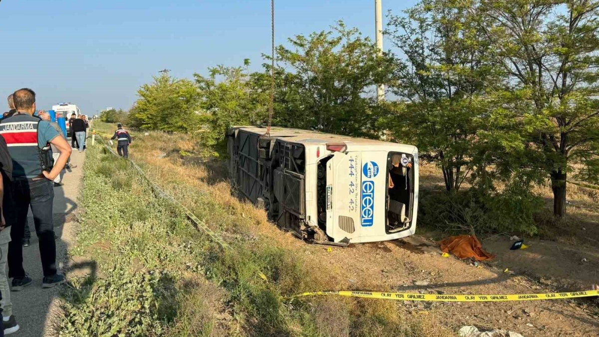 Konya’da otobüs şarampole devrildi: 1 ölü, 23 yaralı
