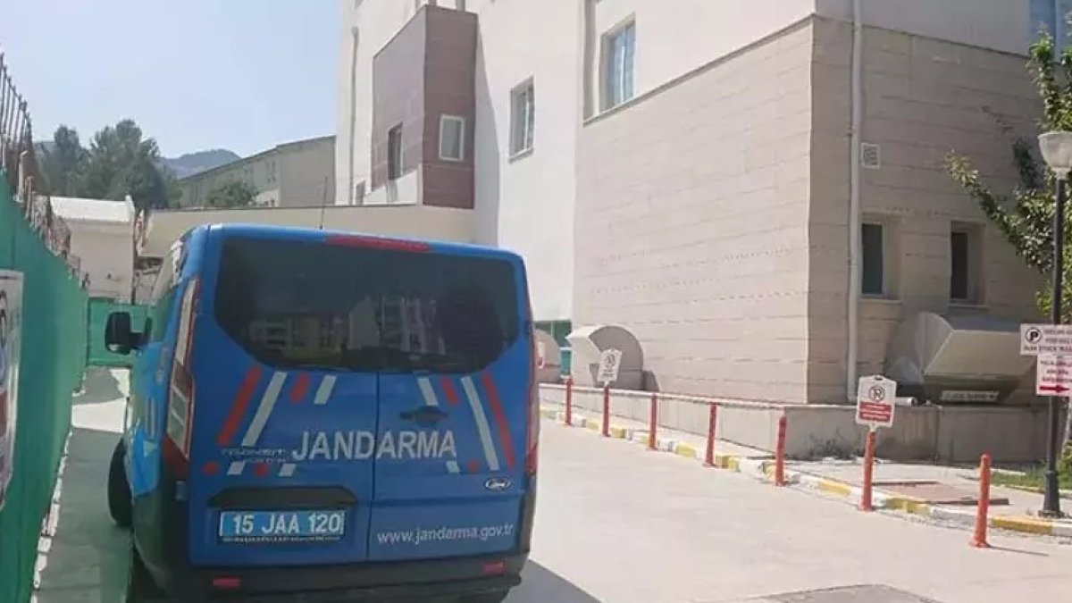 Burdur’da bayram hazırlığı facia ile bitti: Genç kız elini kıyma makinesine kaptırdı
