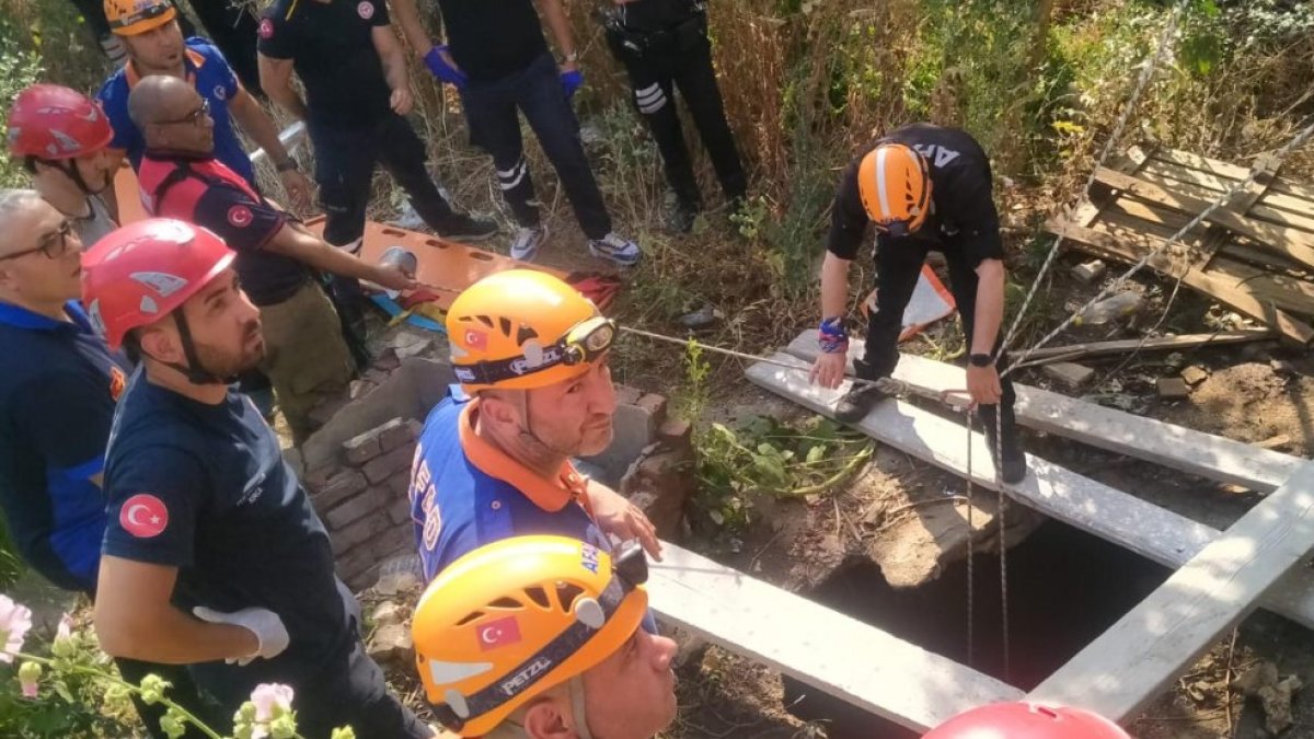 İzmir’de kuyuya düşen anne ve 2 çocuk kurtarıldı