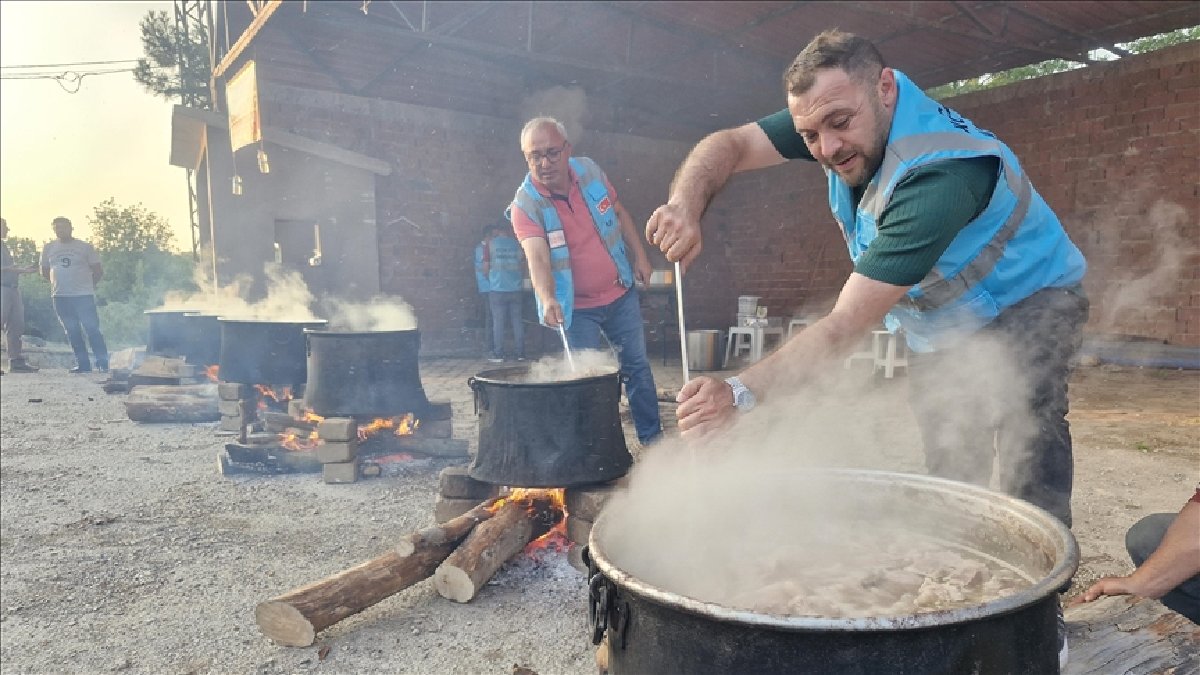 Tokat’ta asırlardır sürdürülüyor, bu yılda devam ediyor! Kazanlar ortaya çıktı, herkes önünde sıra bekleyecek