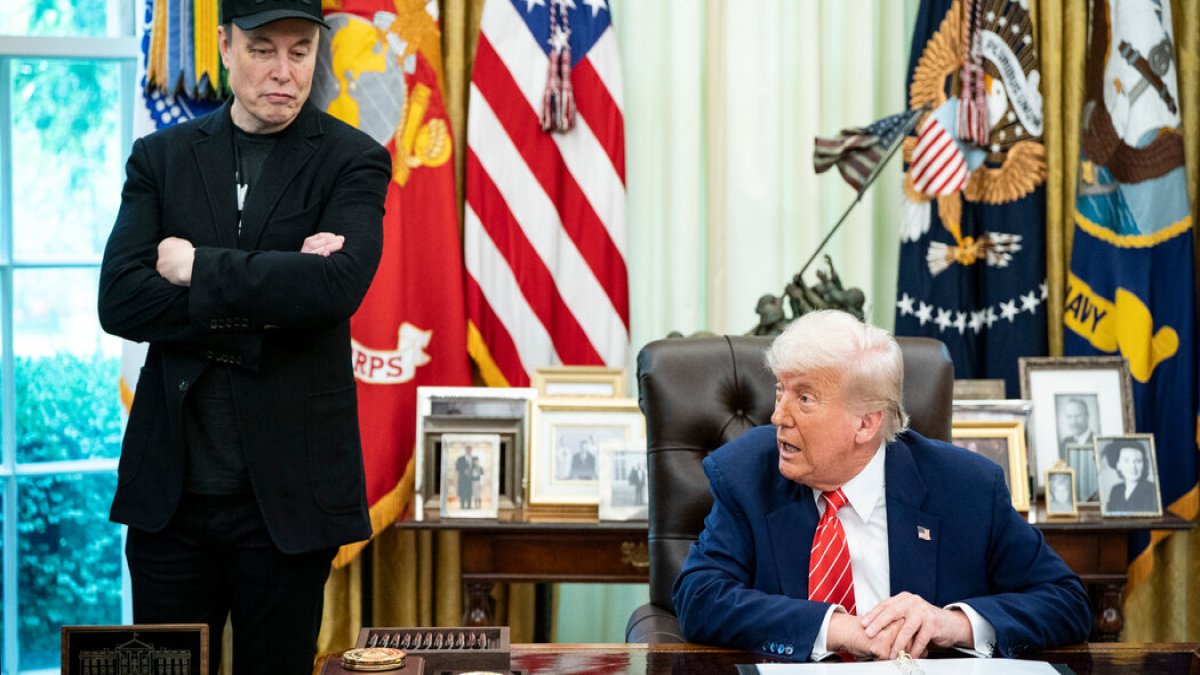 Elon Musk'tan ABD için yeni siyasi parti sinyali