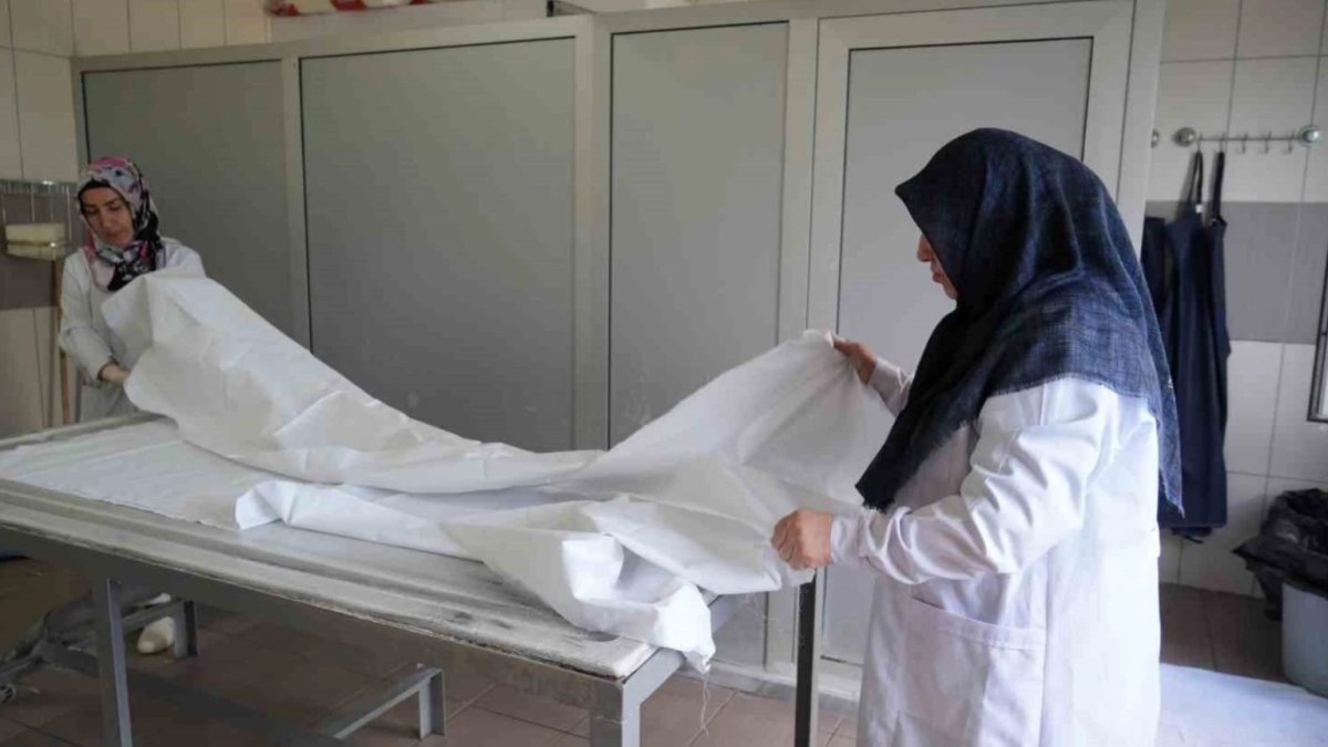 Ölüleri yıkarken nesilleri dirilten Milli Görüş’ün kadın gassalları