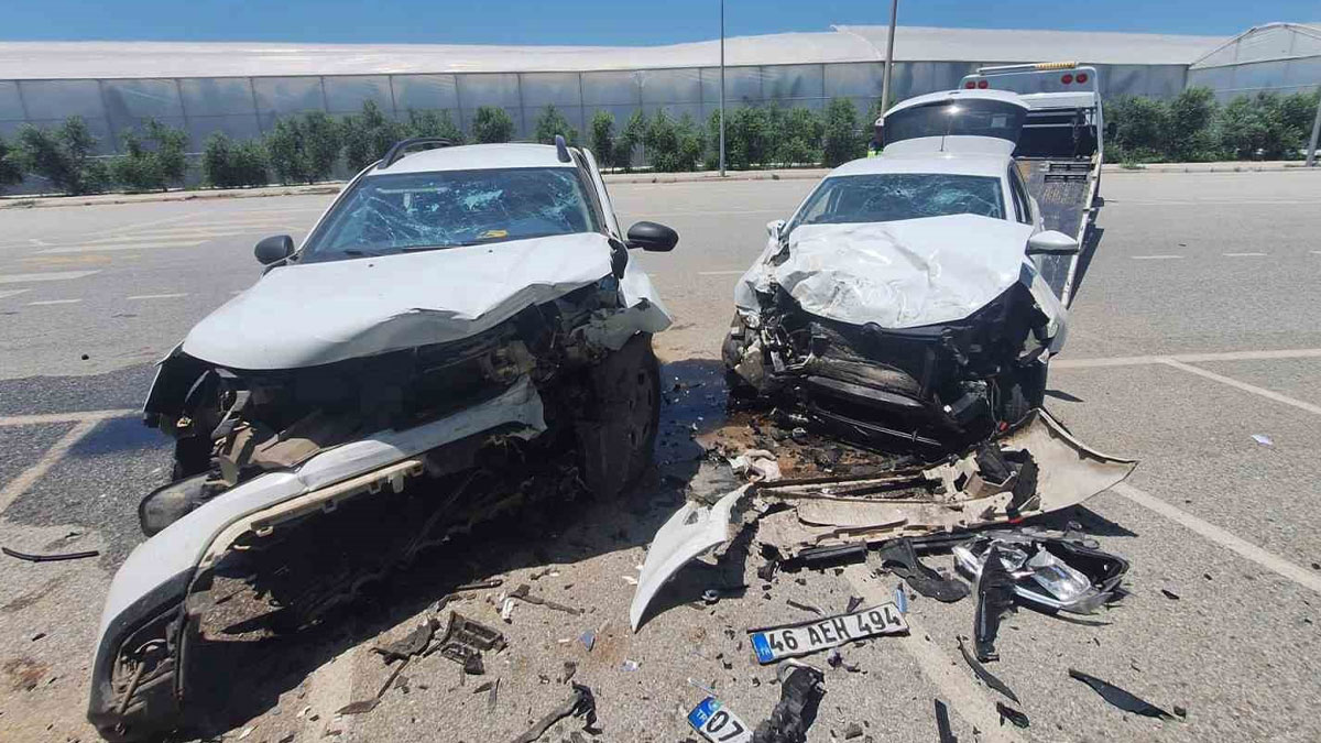 Bayramın ilk üç gününde 2 bin 238 trafik kazası: 26 kişi hayatını kaybetti, bin 143 kişi yaralandı