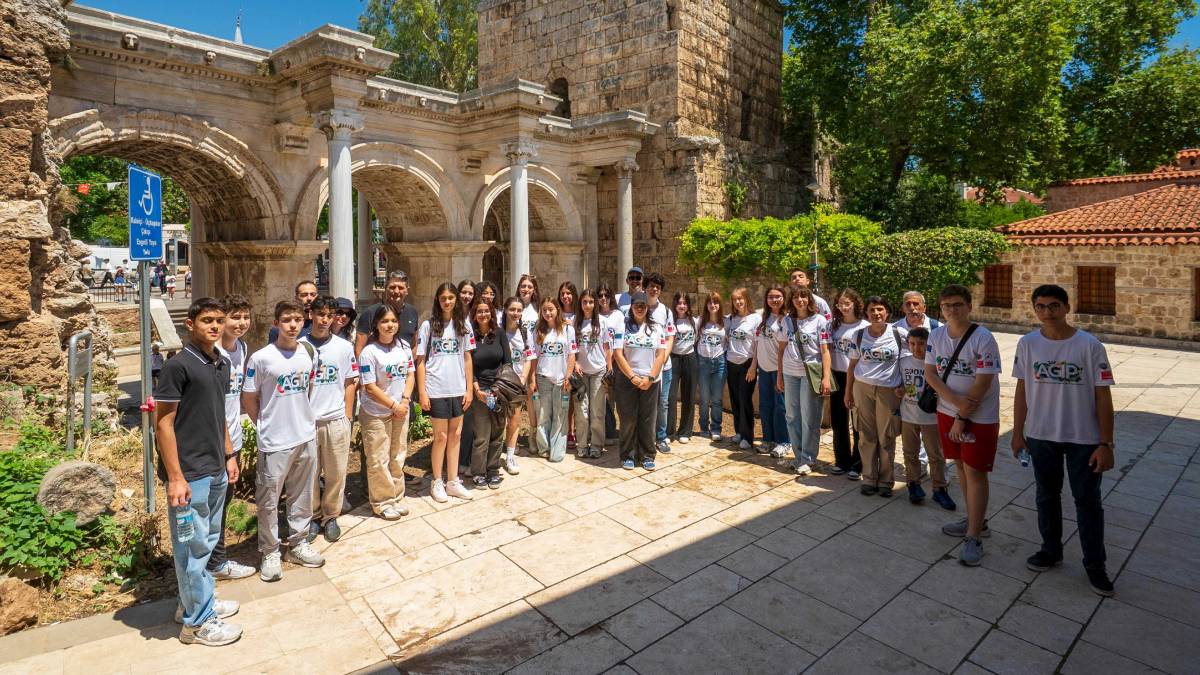 Antalya Genç İklim Liderleri’nden kıyılar için hareket