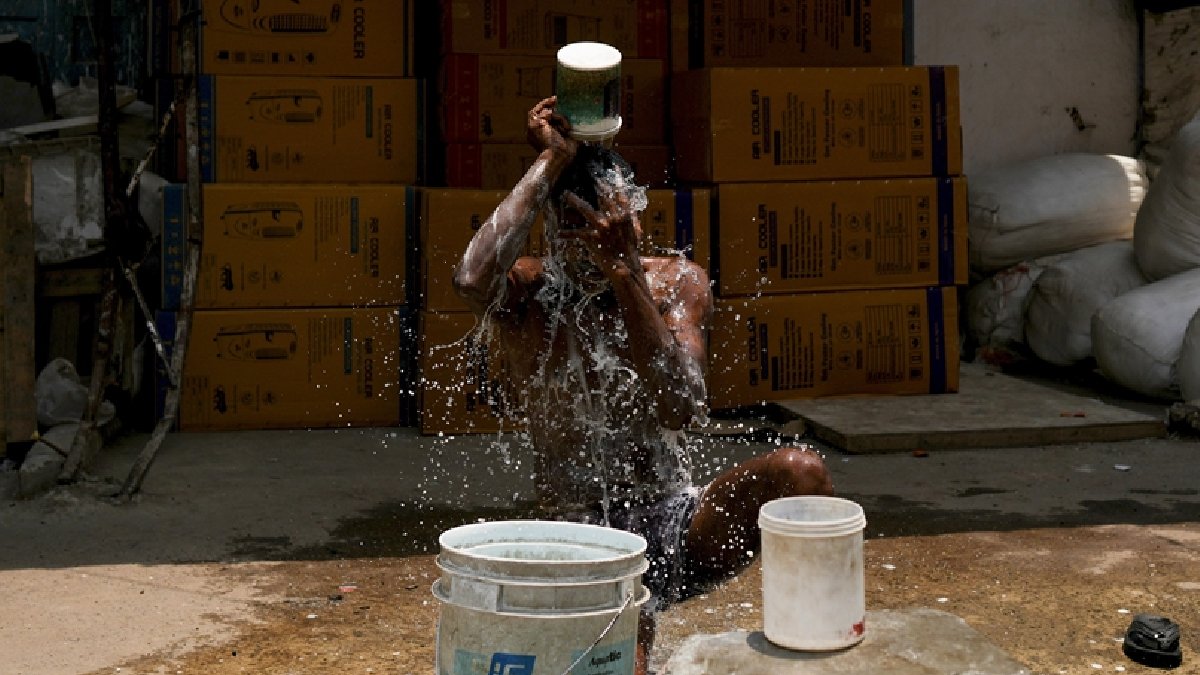 Uzmanlar uyarıyor! Hindistan'da sıcaklıklar 50 dereceye dayandı