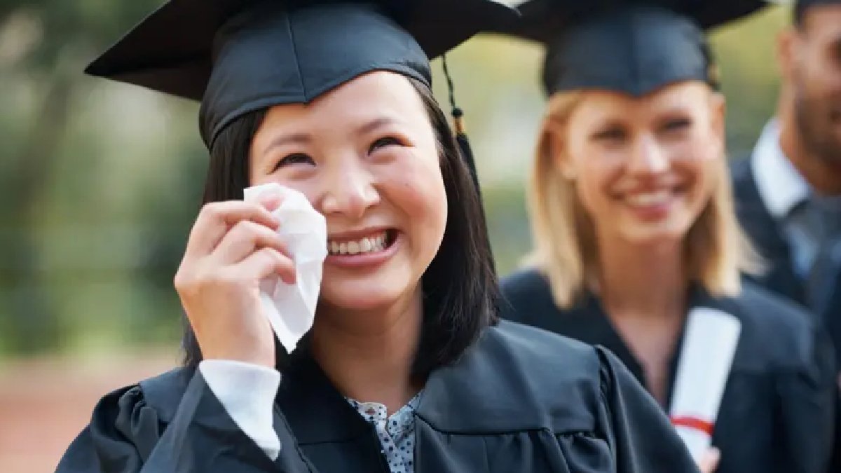 Mutluluk gözyaşlarının sırrı: Neden sevincimiz bizi ağlatır?