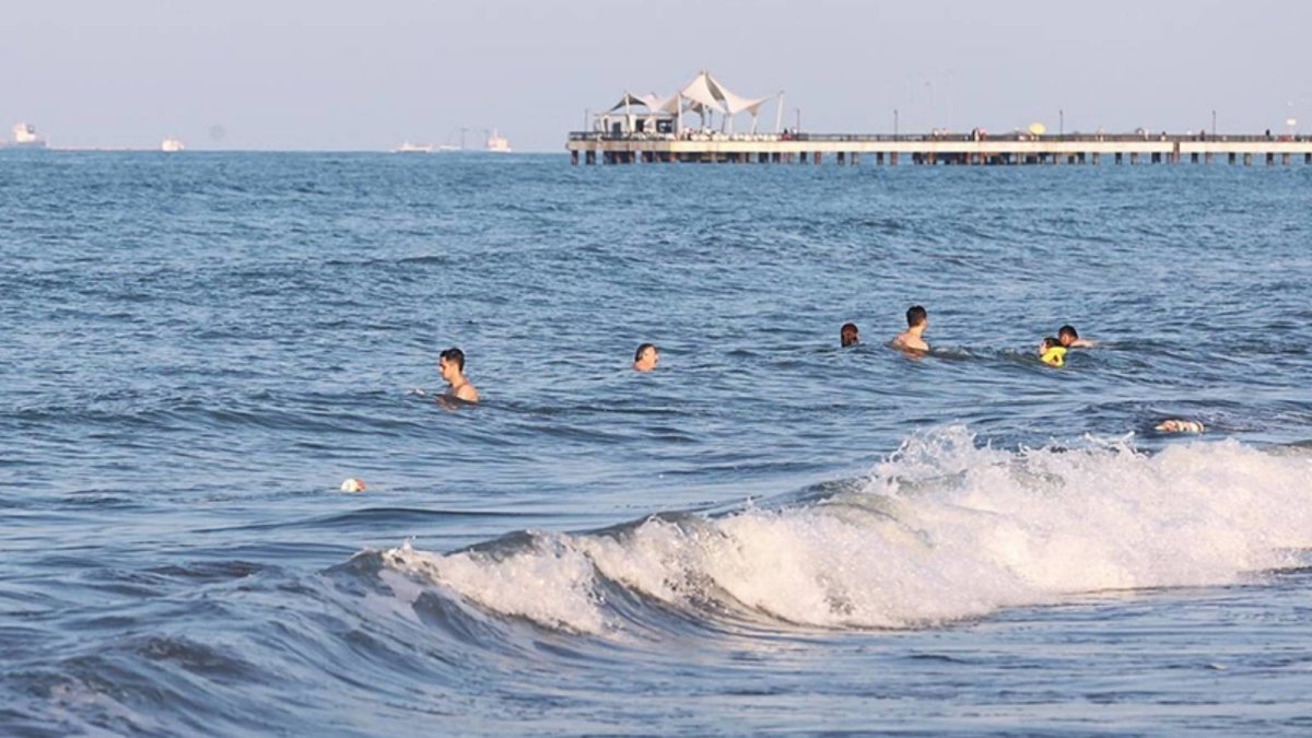 Samsun'da bazı kıyılarda denize girmek yasaklandı