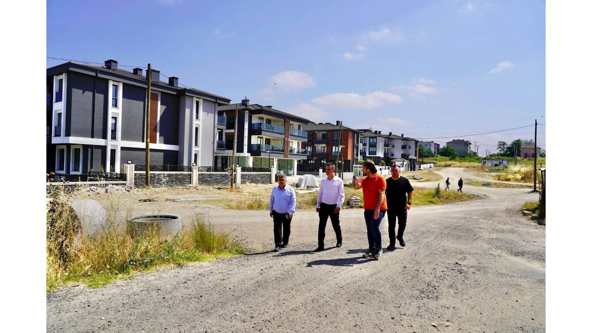 Başkan Sarıkurt, Rumeli Mahallesi'ndeki Çalışmaları İnceledi