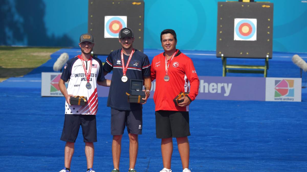 Büyükşehir okçularından Dünya Kupası'nda büyük başarı